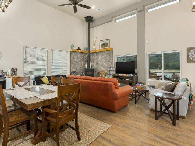 Lost Creek's open living and dining area
